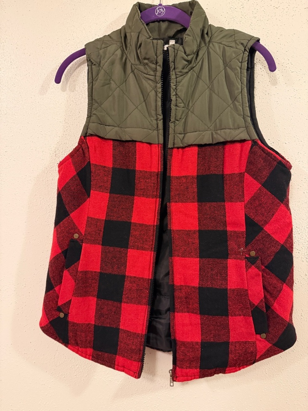 Women’s Red & Black Buffalo Plaid Quilted Vest